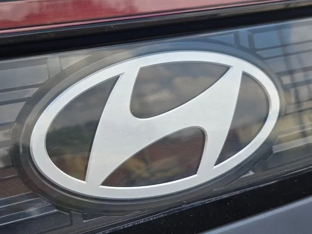 Used 2025 Blue Hyundai SEL image 16
