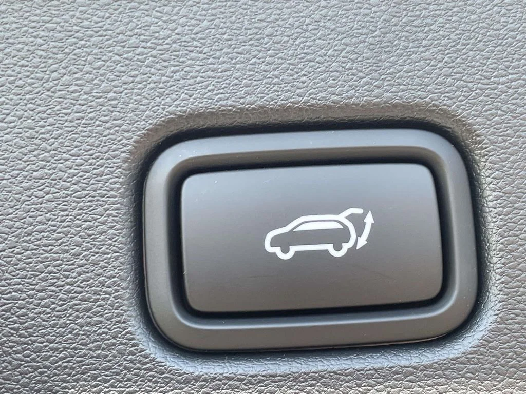 New 2026 White Hyundai SEL image 9