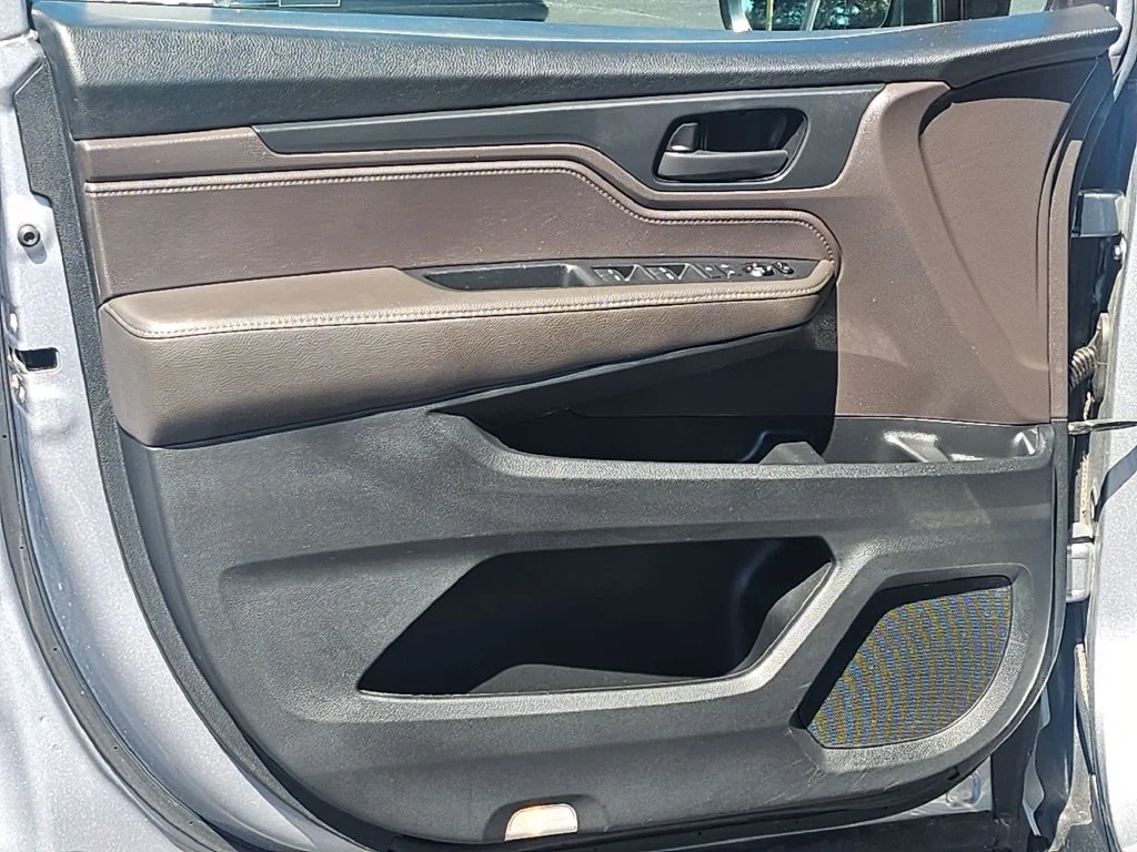 Used 2019 Lunar Silver Metallic Honda LX image 33