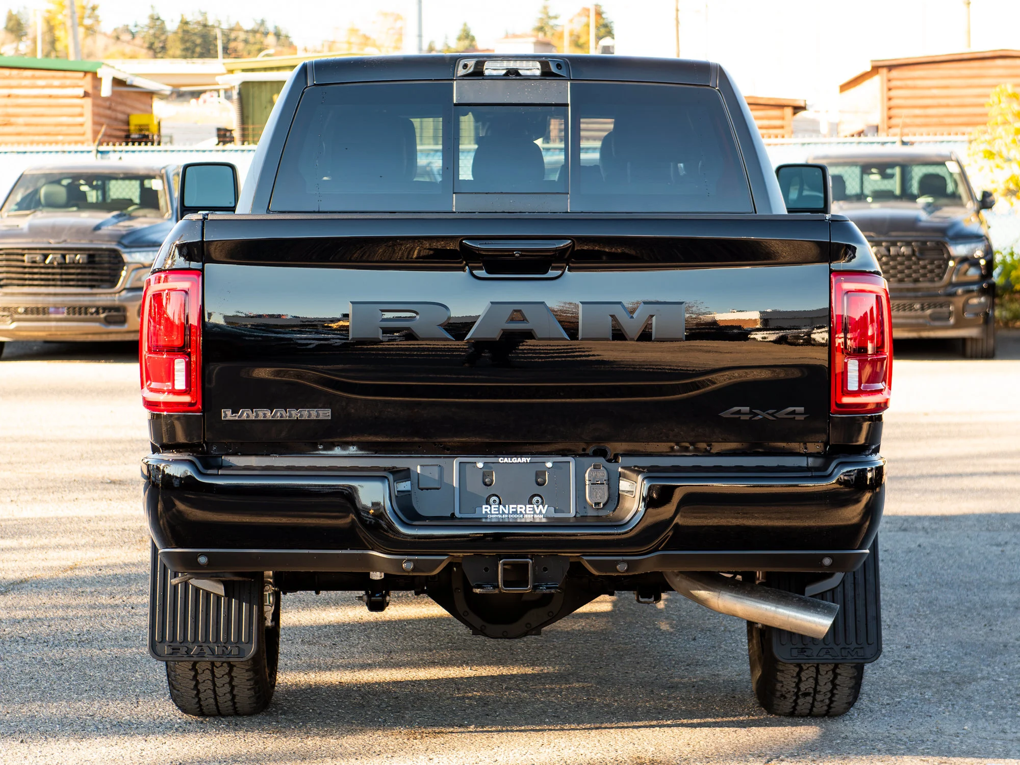 New 2027 Black RAM Laramie Night* Mega Cab 4x4, Sunroof, Heated Leather, 5th Wheel Prep image 7