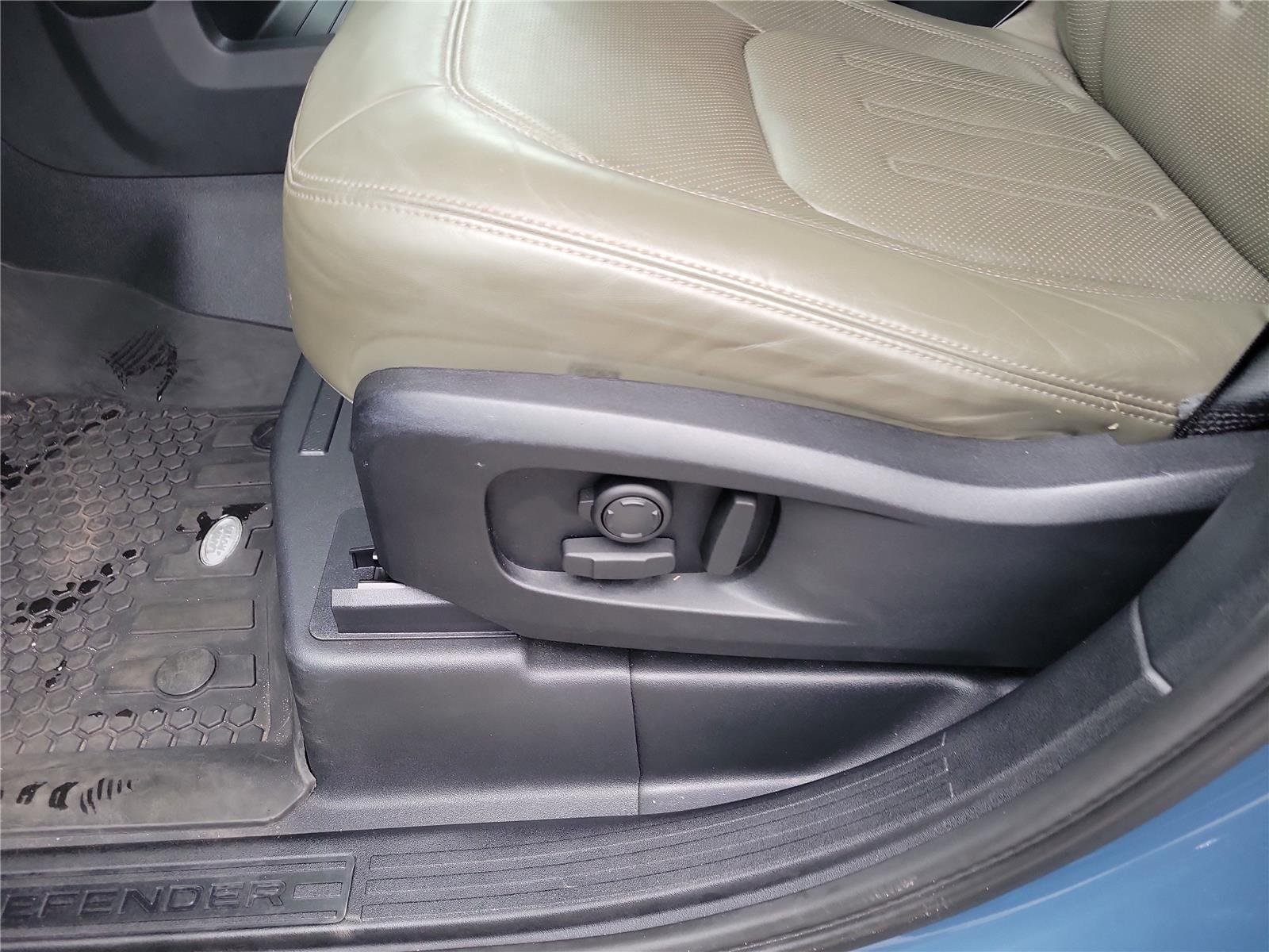 Used 2020 Fuji White Land Rover HSE image 15