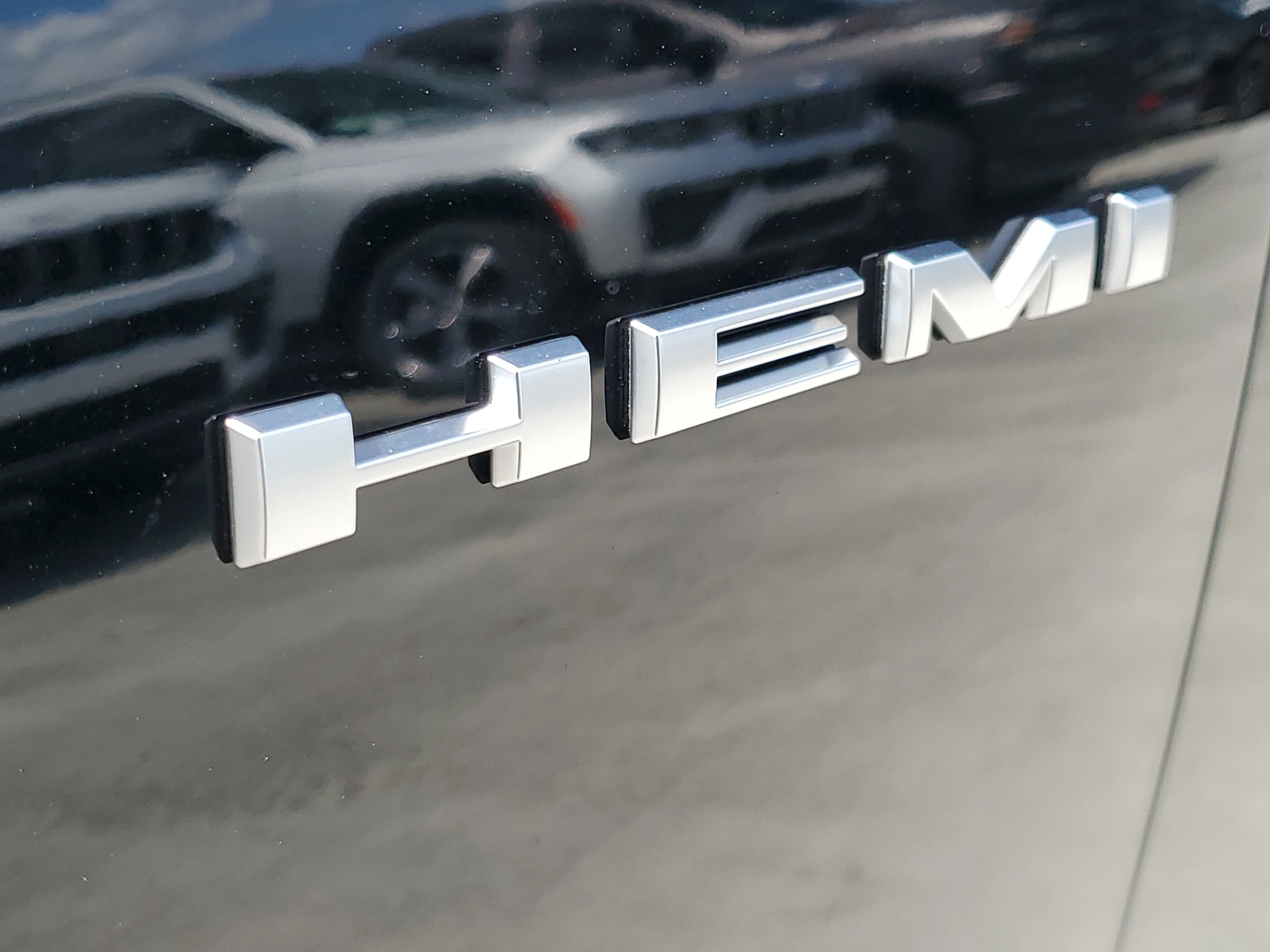New 2026 Diamond Black Clear-Coat Exterior Paint Dodge GT HEMI V8 image 4
