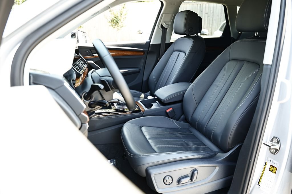 Used 2023 Florett Silver Metallic Audi 40 Premium Plus image 20
