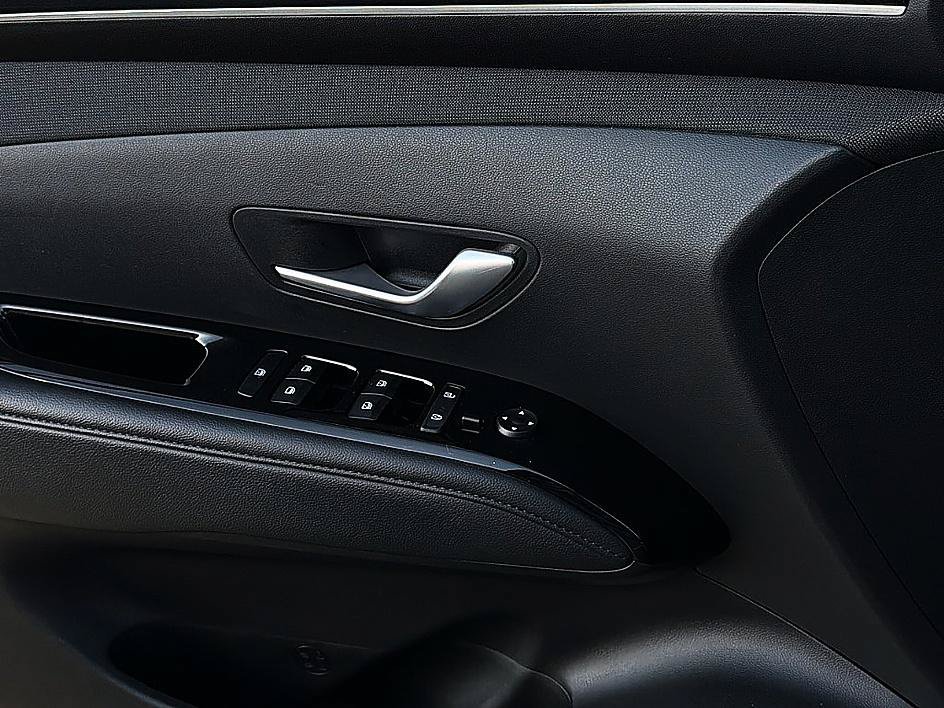 Certified Used 2022 Amazon Gray Hyundai SEL image 24