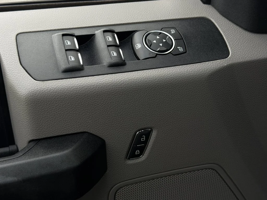 Used 2018 Gray Ford XL image 25