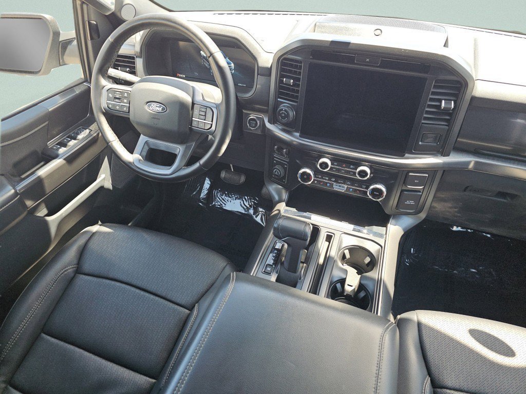Used 2025 Oxford White Ford Lariat image 31