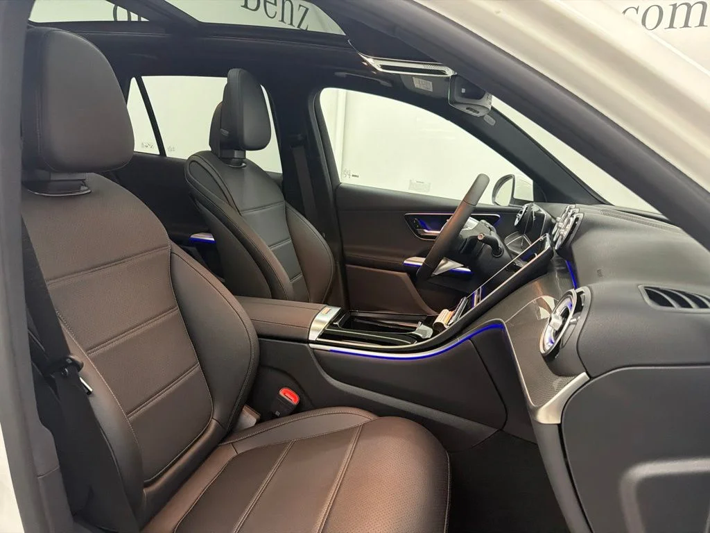 New 2027 White Mercedes-Benz GLC 300 image 72