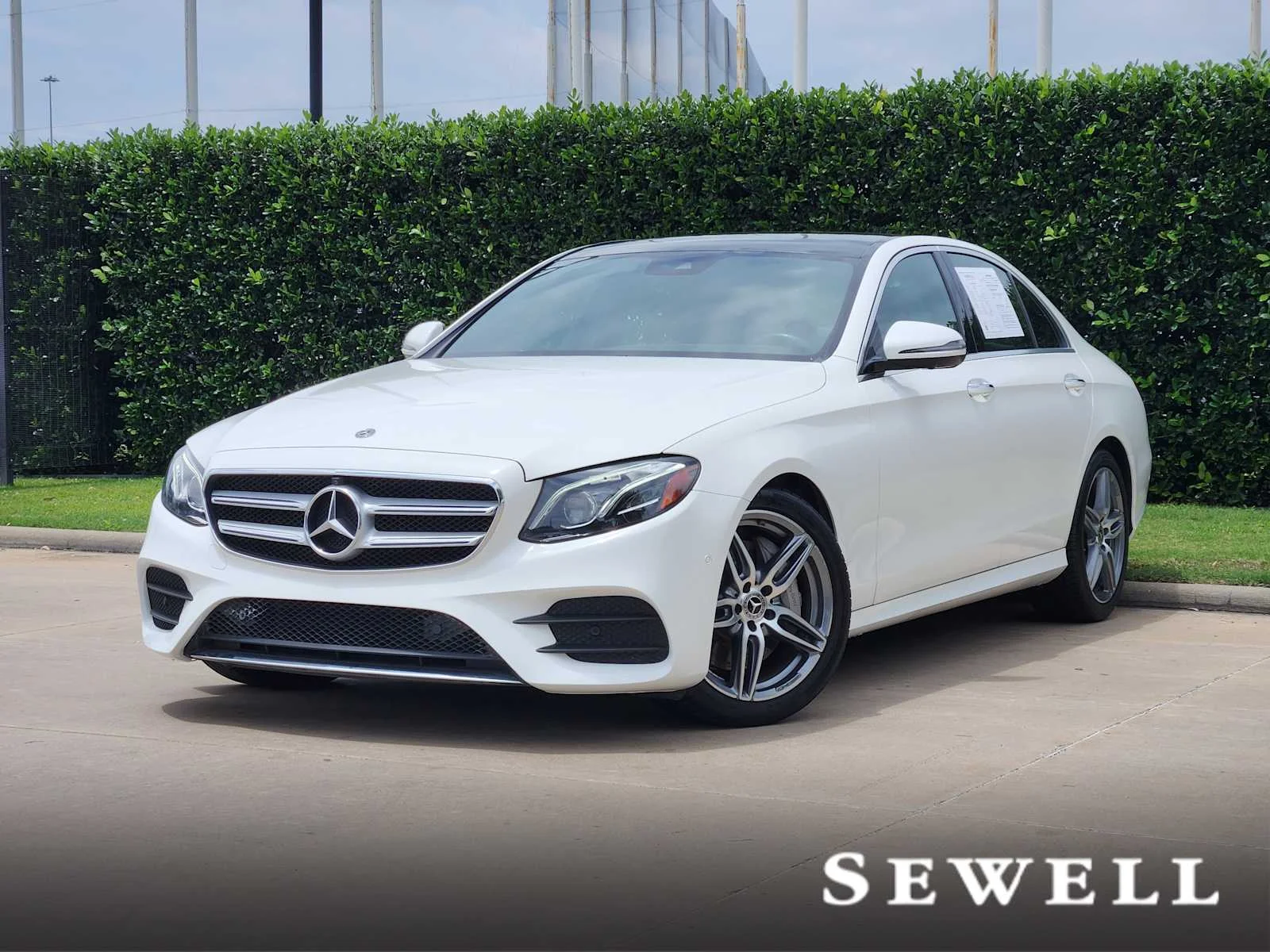 2019 Mercedes-Benz E-Class E300's photo