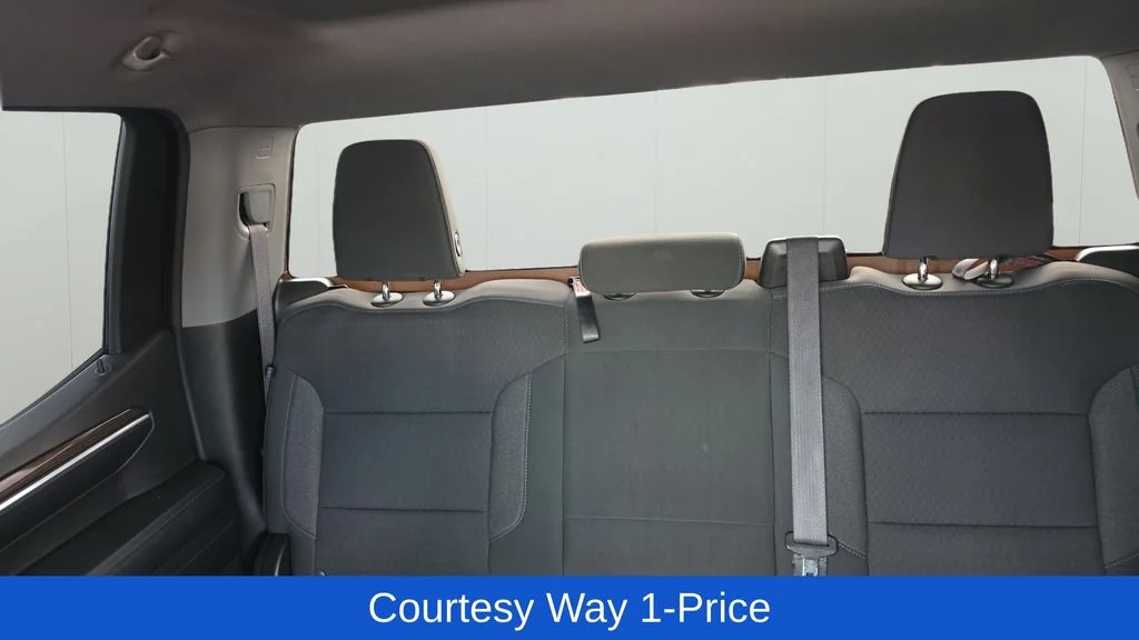 Used 2022 White Chevrolet LT image 13
