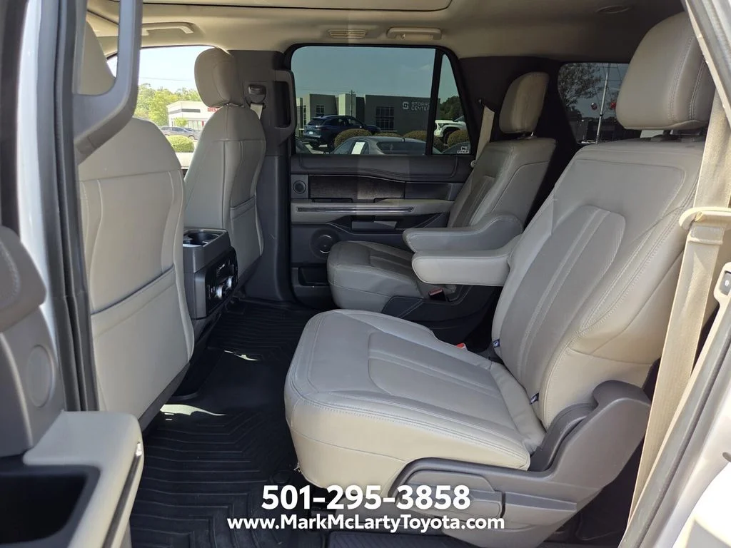 Used 2018 White Ford Limited image 13