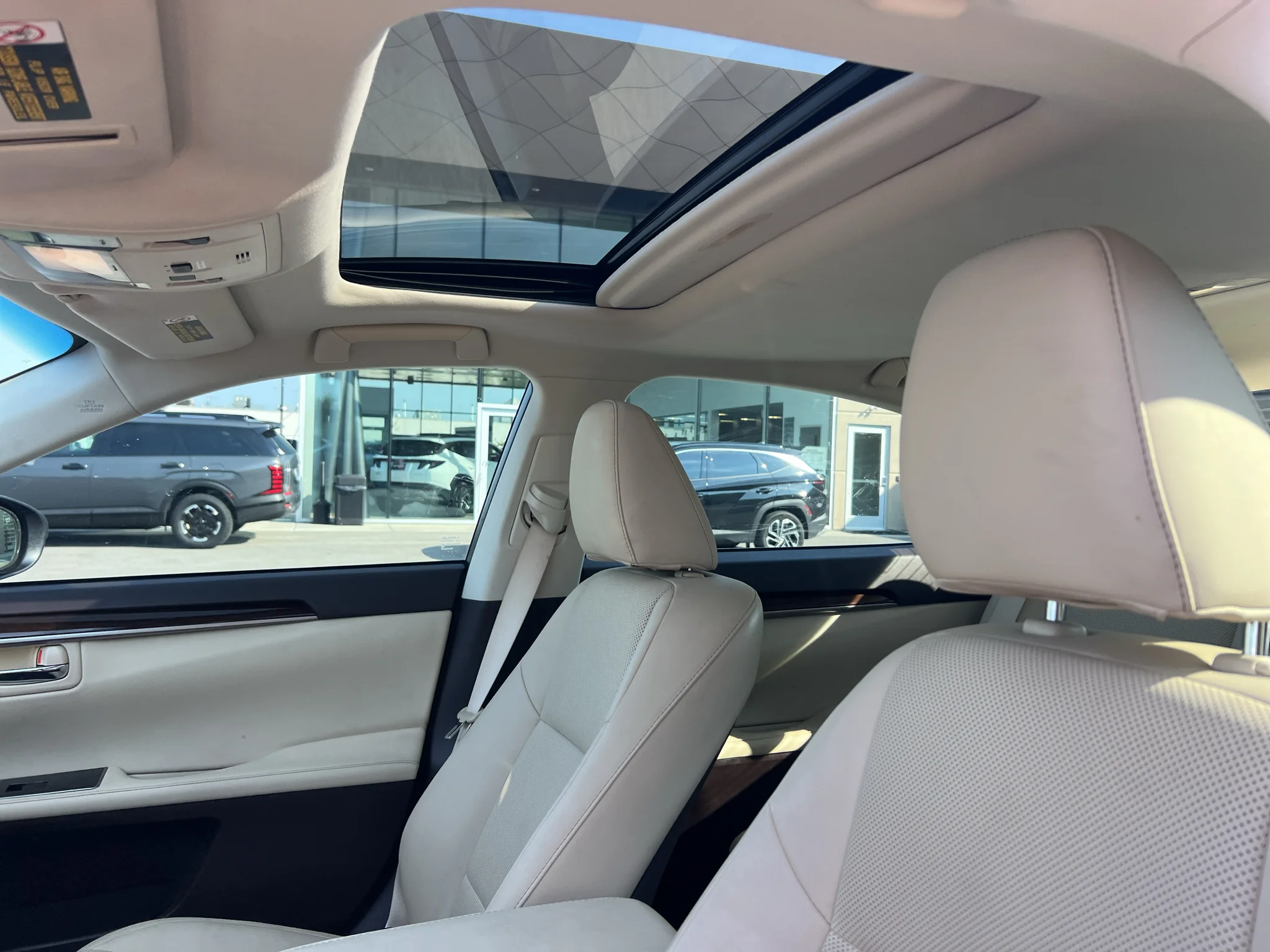 Used 2017 Matador Red Mica Lexus Base image 5
