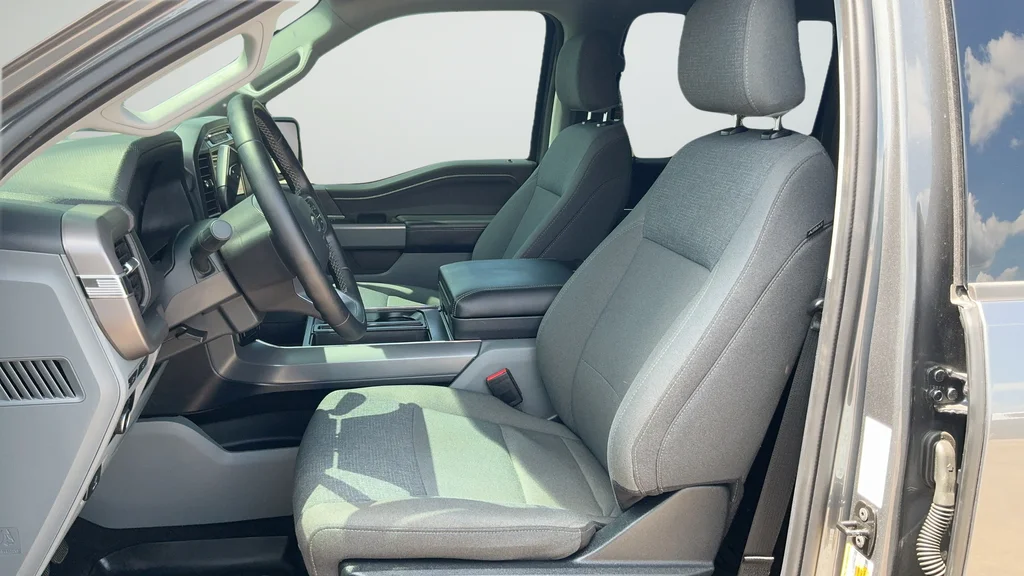 Used 2024 Gray Ford XLT image 17