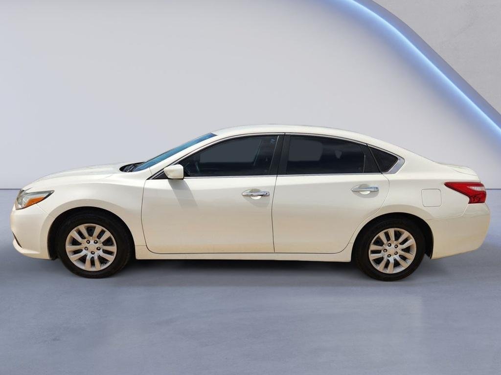 Used 2017 Pearl White Nissan 2.5 S image 5