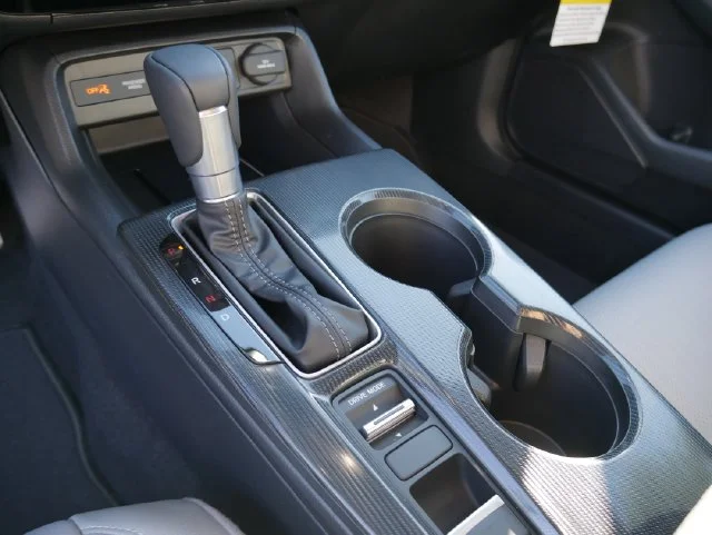 New 2026 Platinum White Pearl Honda FWD Touring Hybrid image 16