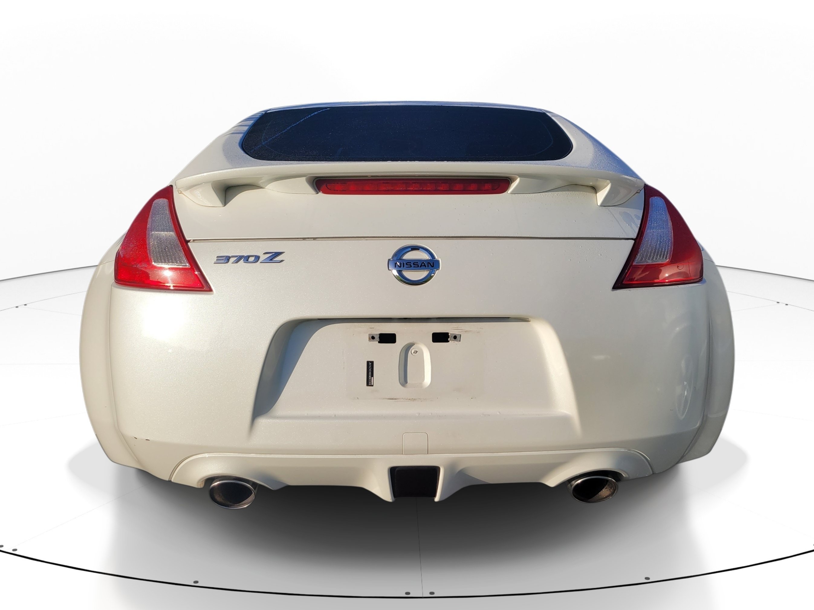 Used 2012 Pearl White Nissan Base image 5