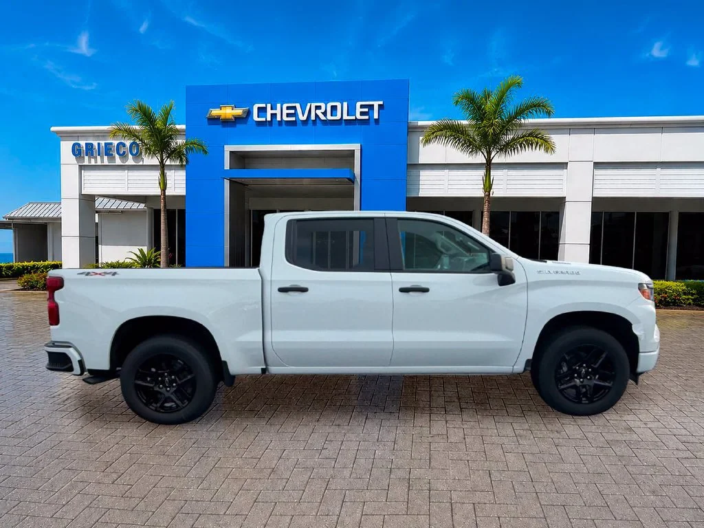 New 2026 Summit White Chevrolet Custom image 8