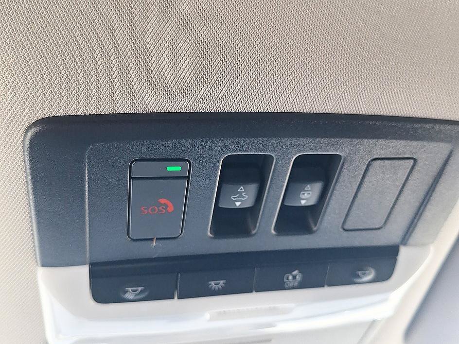 Used 2025 Gun Metallic Nissan Platinum image 33