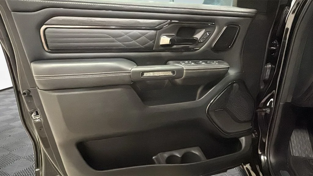 2026 RAM 1500 Limited - Photo 30
