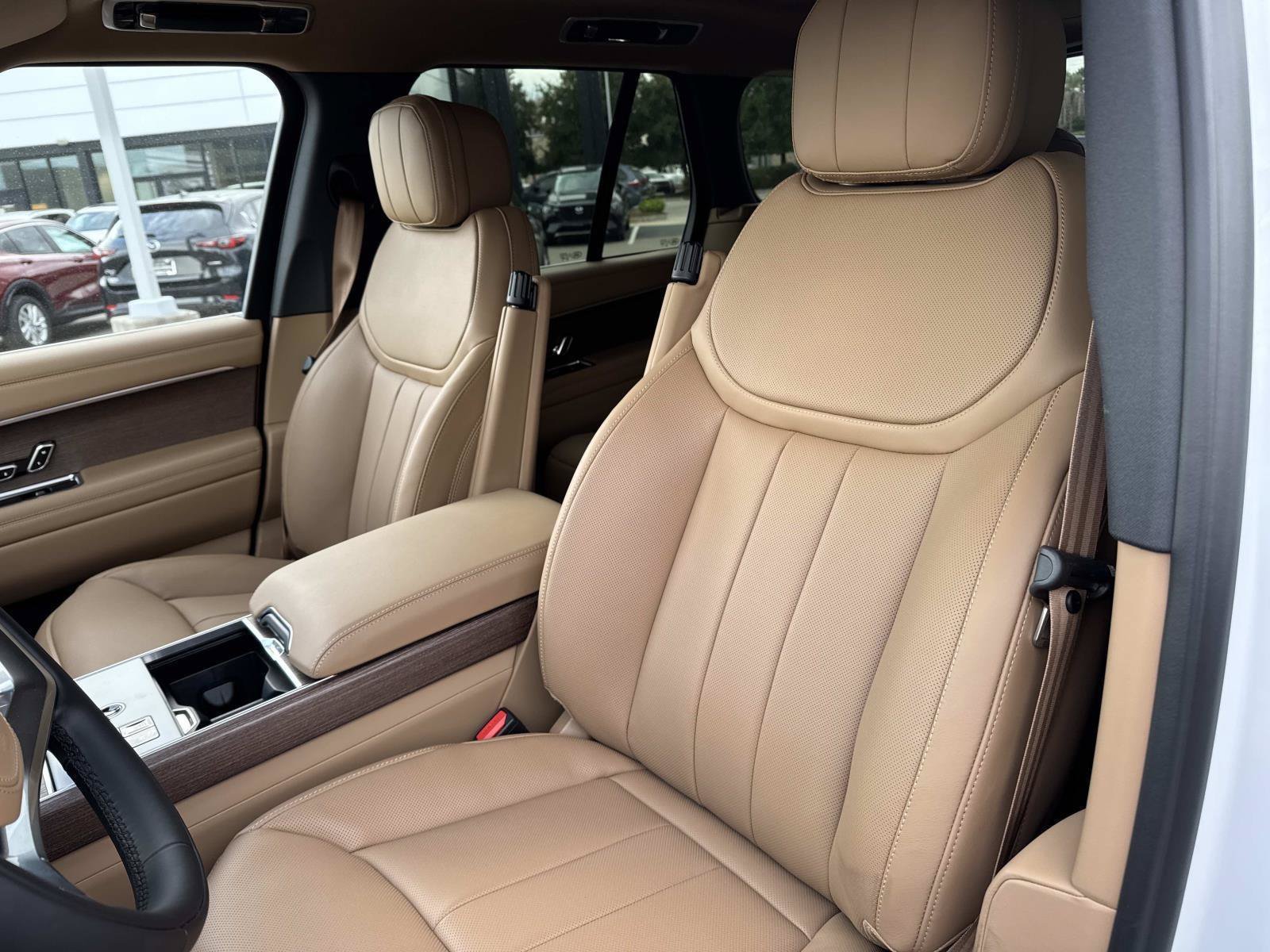 2026 Land Rover Range Rover SE - Photo 10
