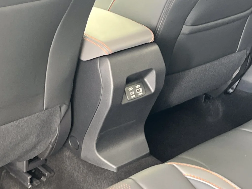 New 2026 CRYSTAL WHITE PEARL Subaru Limited image 35