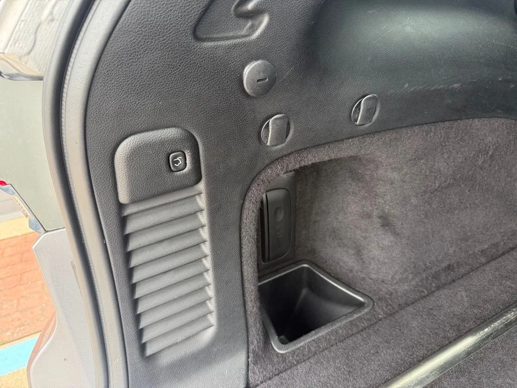 Used 2014 Silver Jeep Limited image 14