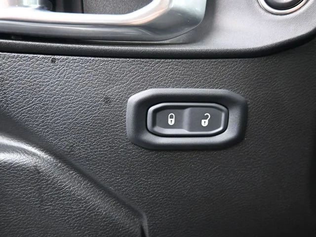 Used 2023 Black Jeep Mojave image 23
