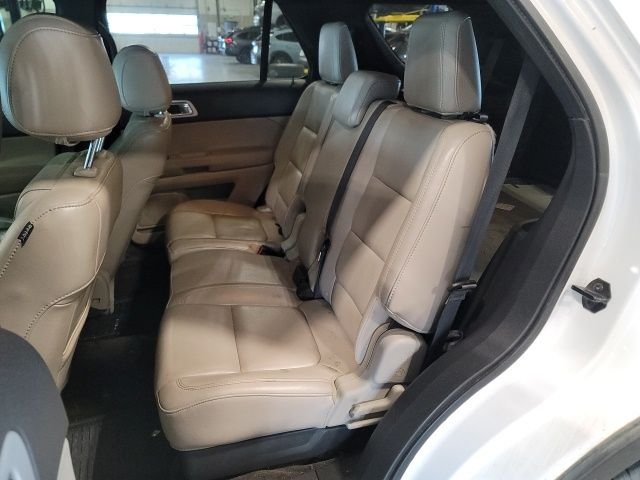Used 2012 White Platinum Clearcoat Metallic Ford XLT image 10