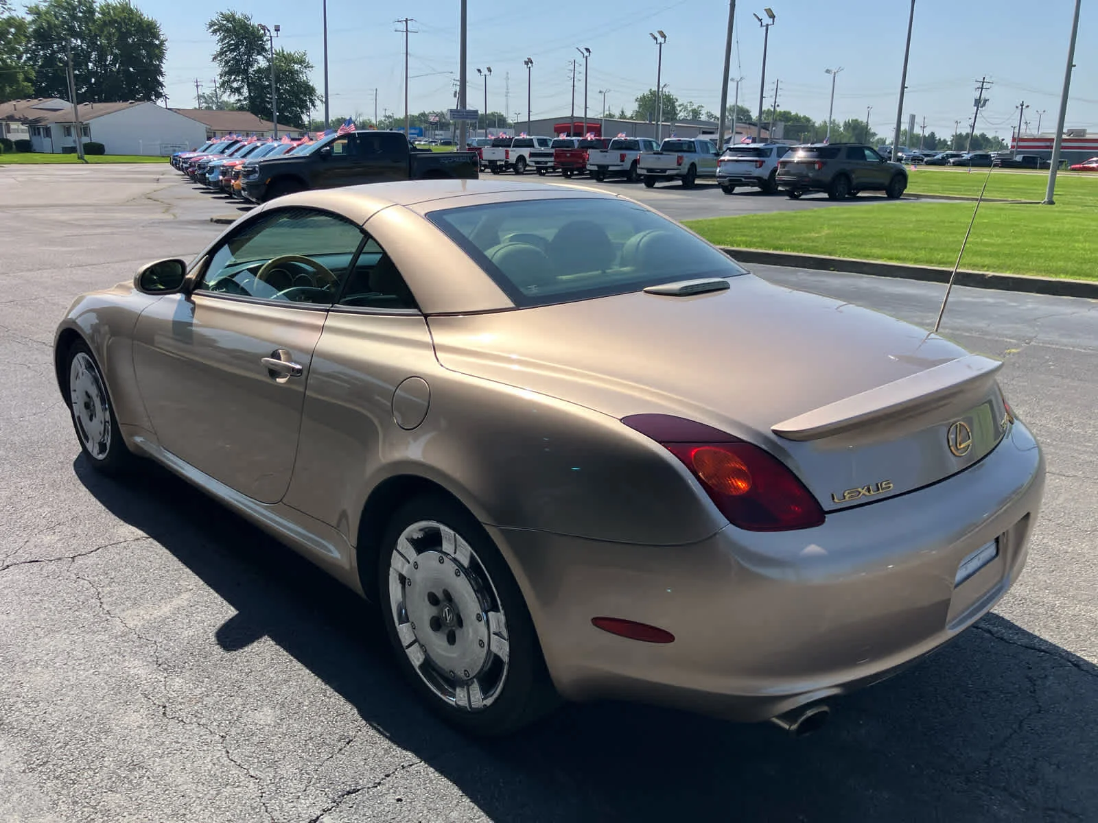 Used 2004 Egyptian Sand Pearl Lexus  image 15