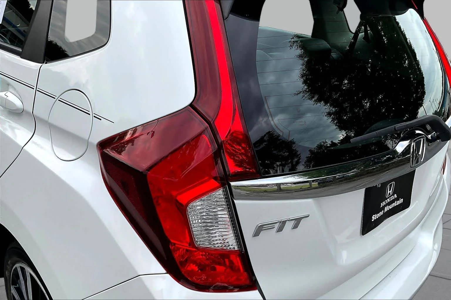 Used 2018 White Orchid Pearl Honda EX-L image 29