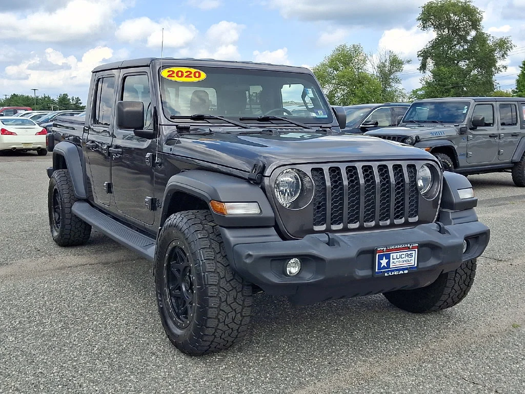 Used 2020 Granite Crystal Metallic Clearcoat Jeep Sport S image 2