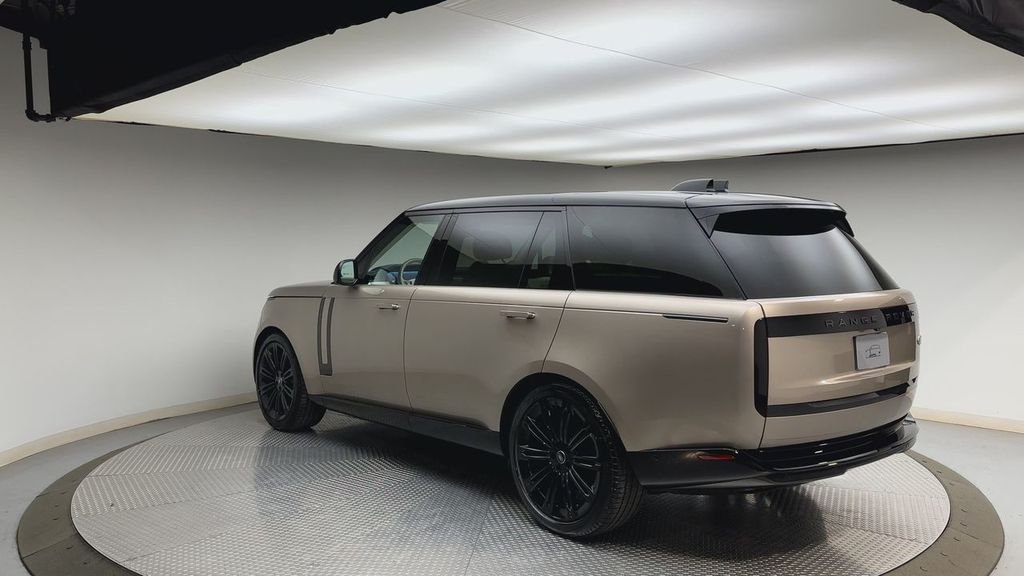 Used 2023 Batumi Gold Premium Metallic Land Rover SE image 4