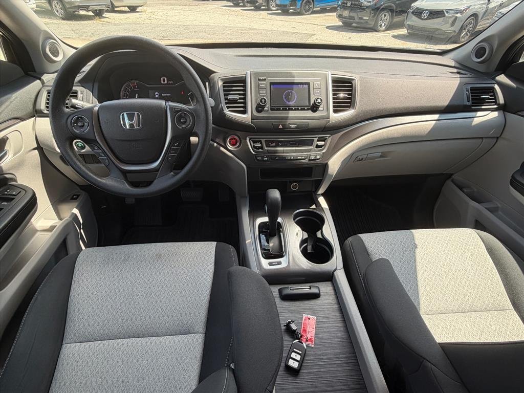 Used 2017 Modern Steel Metallic Honda RT image 7