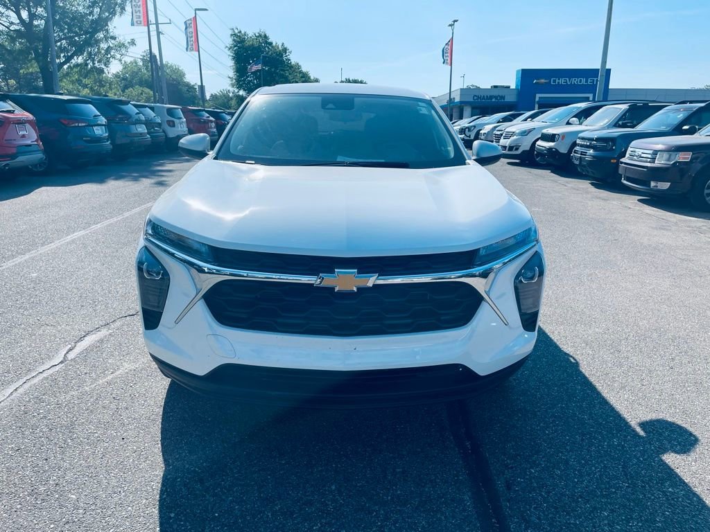 Used 2024 Summit White Chevrolet LS image 10