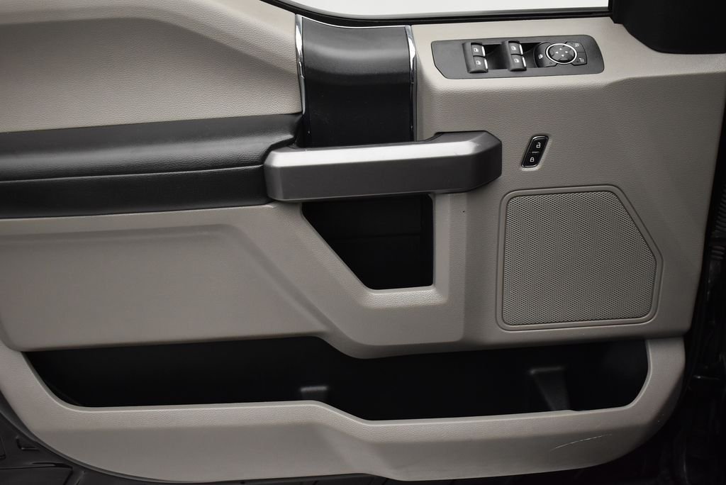 Used 2020 Black Ford XLT image 10