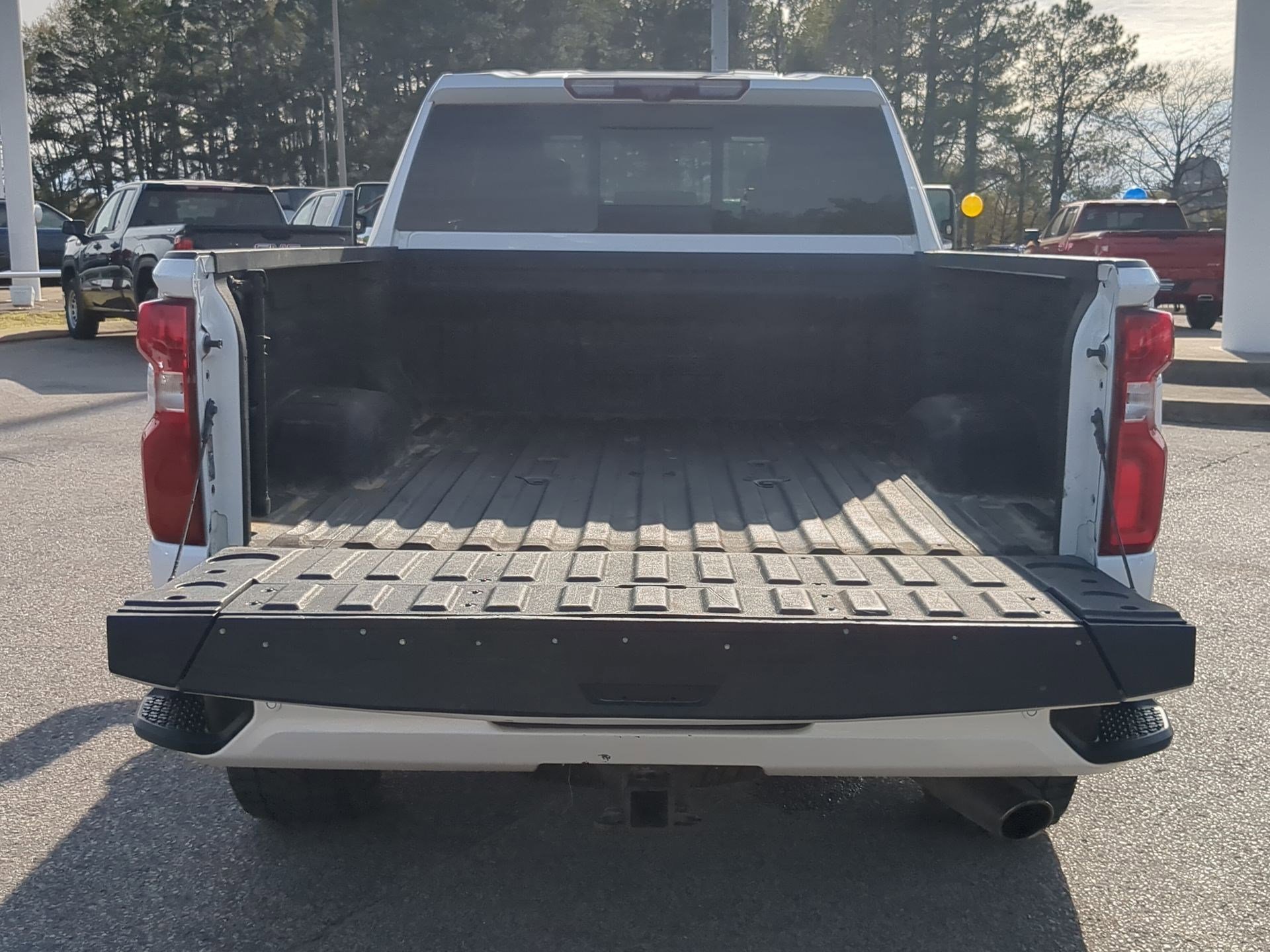 Used 2022 Iridescent Pearl Tricoat Chevrolet High Country image 23