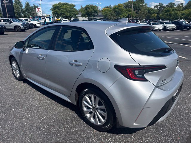 Used 2025 Classic Silver Metallic Toyota SE image 8