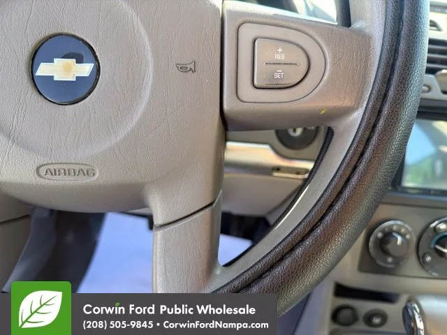 Used 2005 White Chevrolet  image 17
