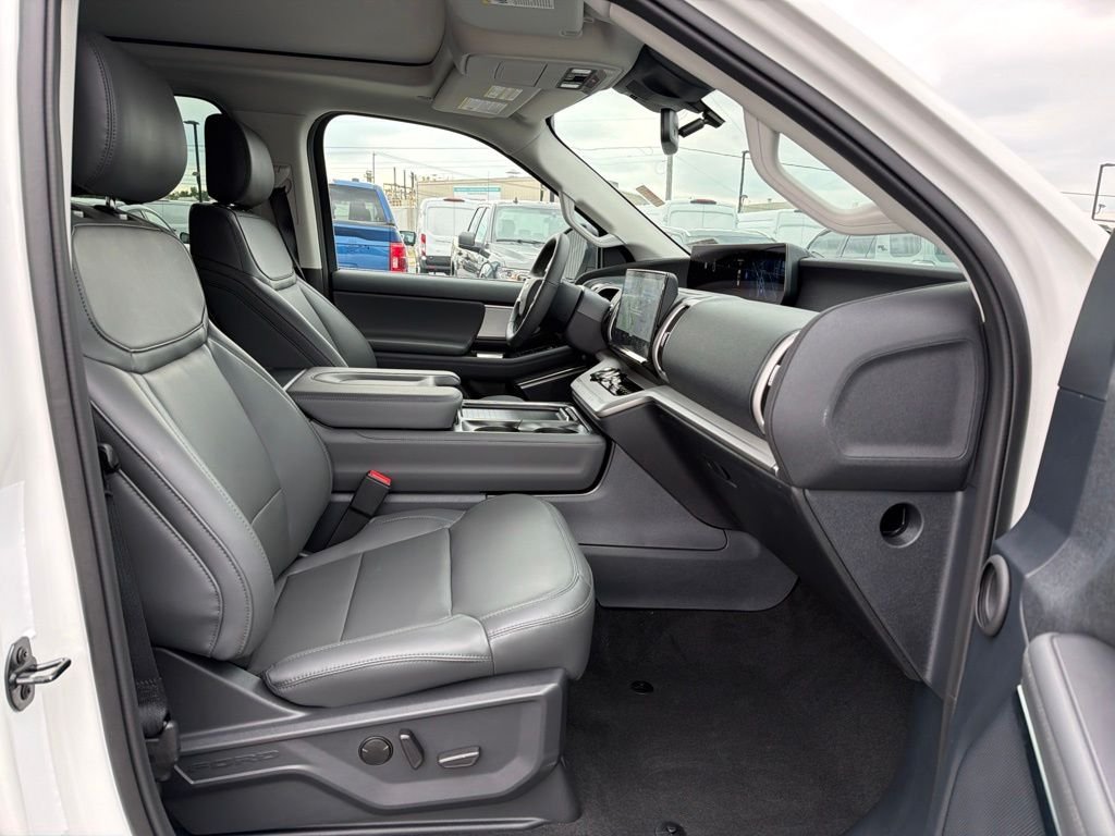 New 2026 Star White Metallic Tri-Coat Ford MAX Active image 13