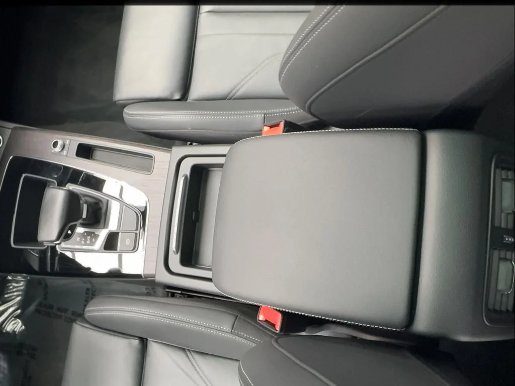 Used 2022 Blue Audi  image 40