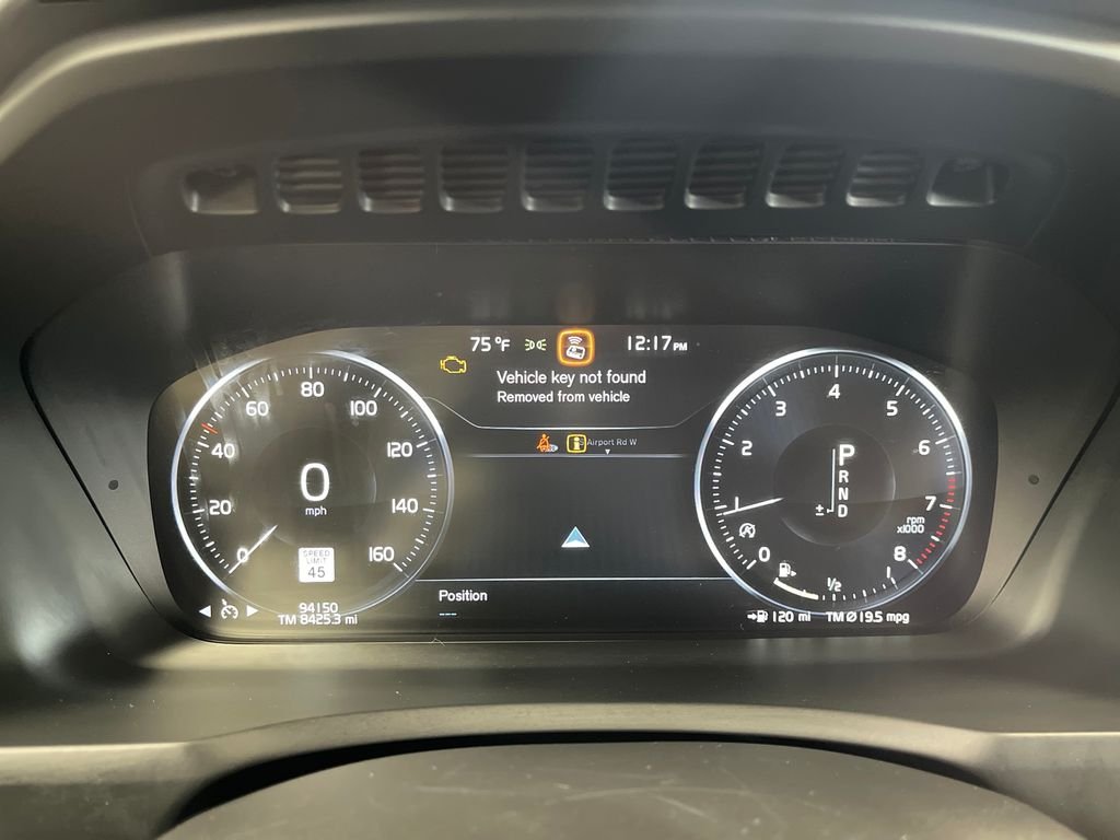 Used 2016 Blue Volvo T6 Momentum image 22