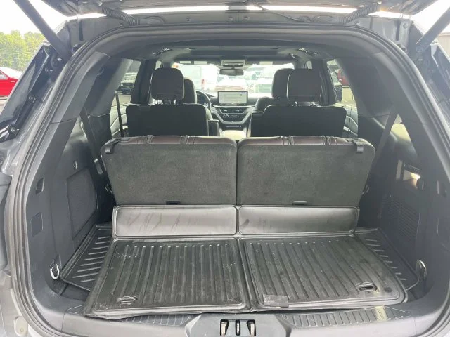 Used 2025 Gray Ford Platinum image 12