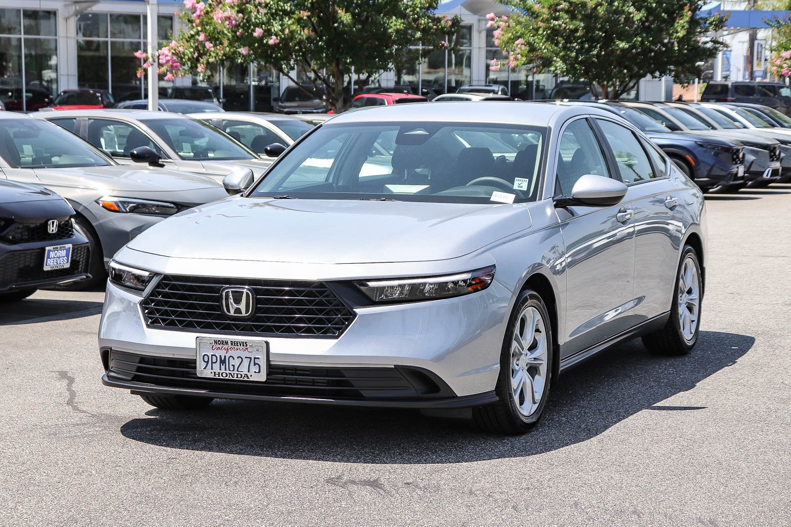 Certified Used 2024 Solar Silver Metallic Honda LX image 3