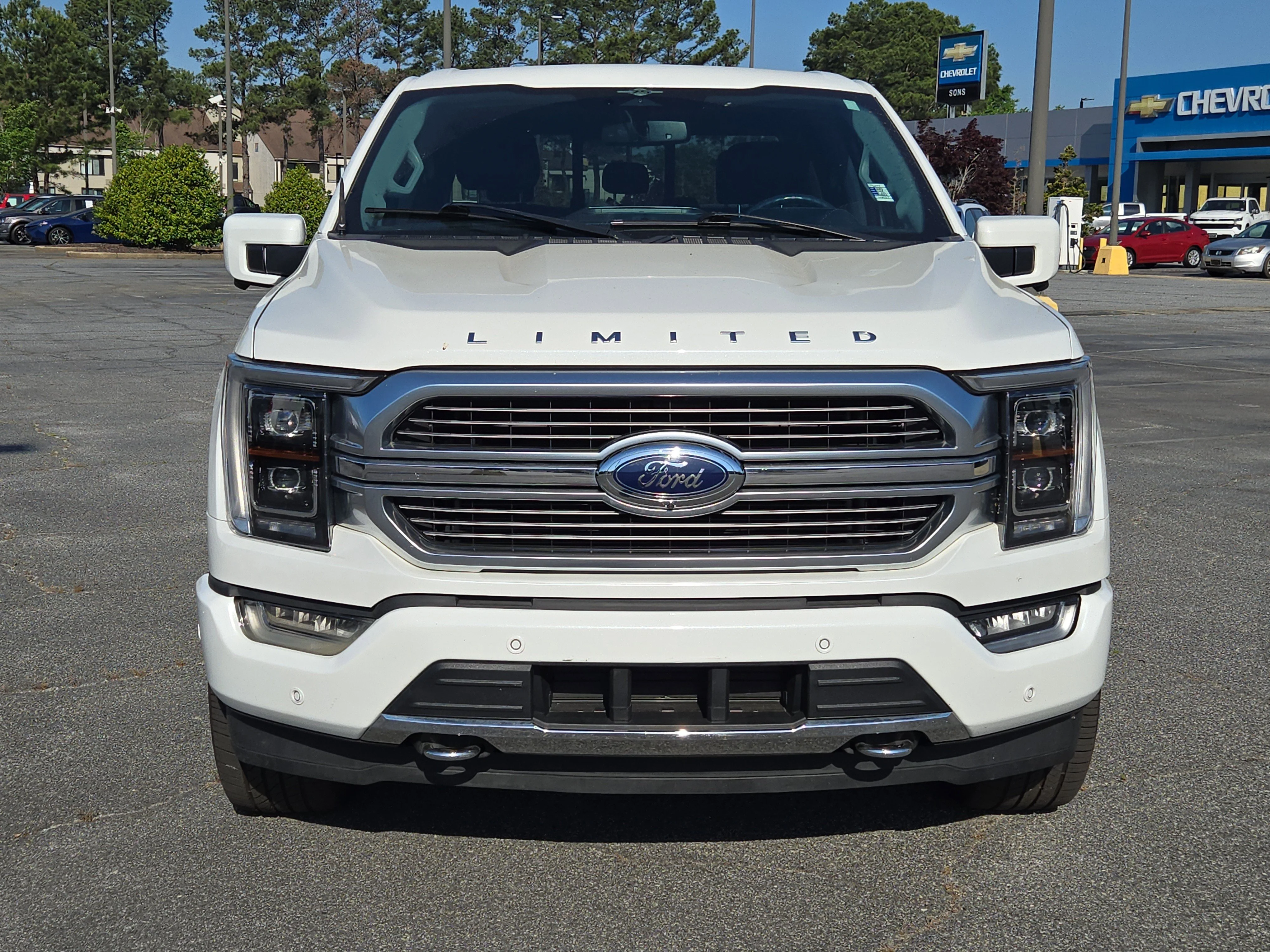 Used 2023 White Ford Limited image 4
