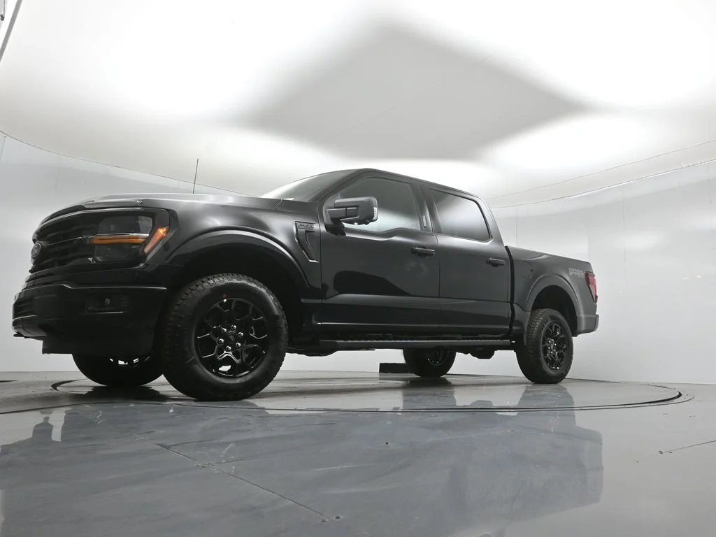 New 2026 Agate Black Metallic Ford XLT image 42