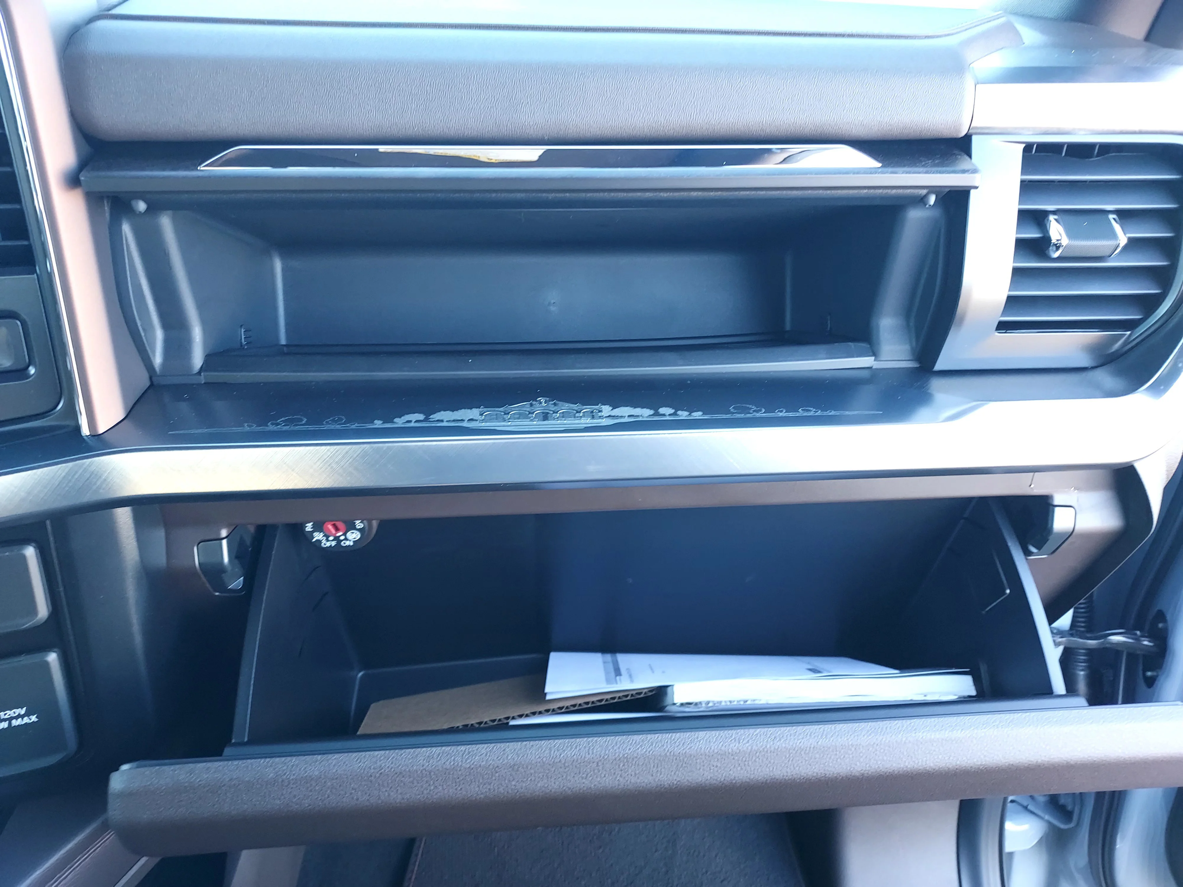 New 2026 Glacier Gray Metallic Tri-Coat Ford King Ranch image 28
