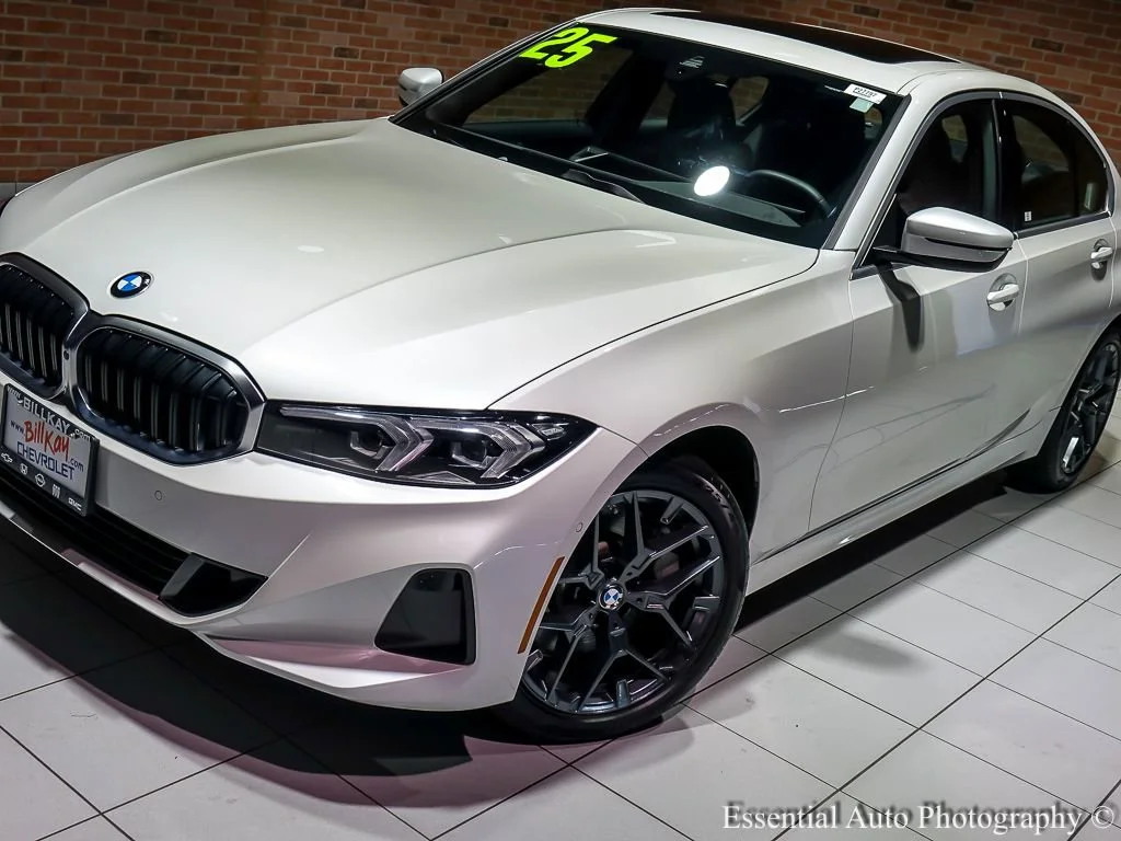 2025 BMW 3 Series 330i - Photo 6