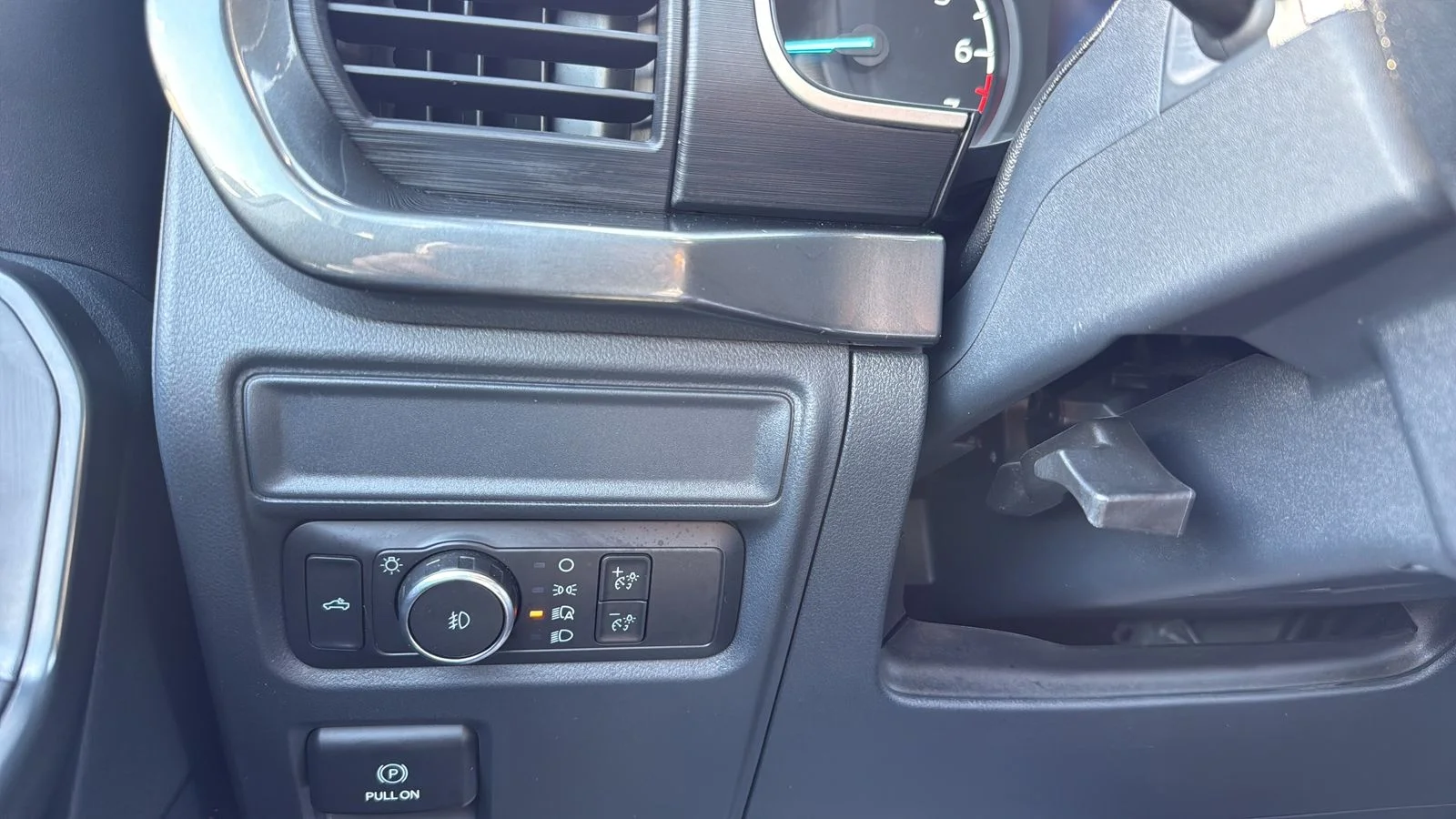 Used 2022 White Ford XL image 18