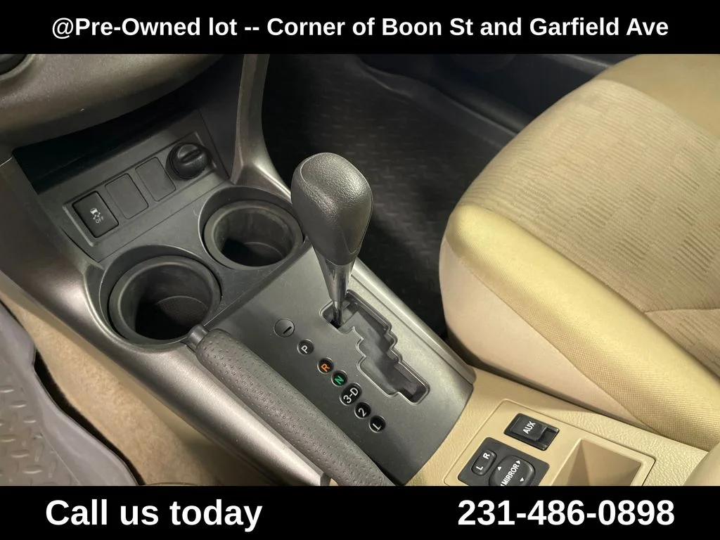Used 2011 Brown Toyota Base image 23