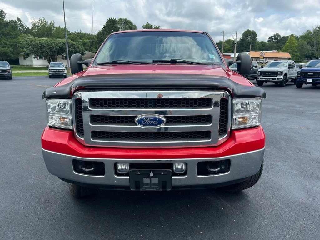 Used 2005 Red Ford  image 6