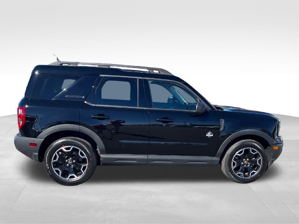 Used 2025 Black Ford Outer Banks image 6